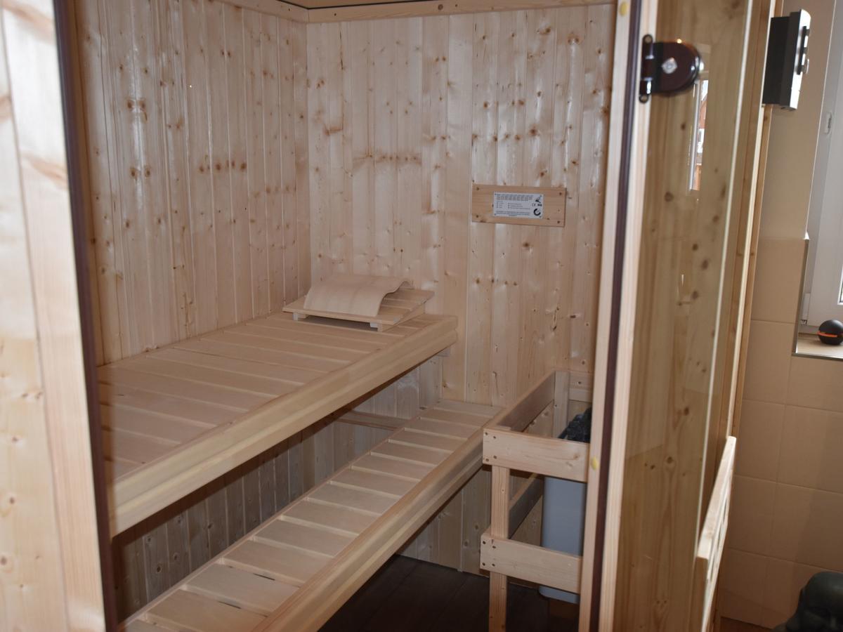 Cozy Holiday Home In Gross Schwansee With Sauna Exterior photo
